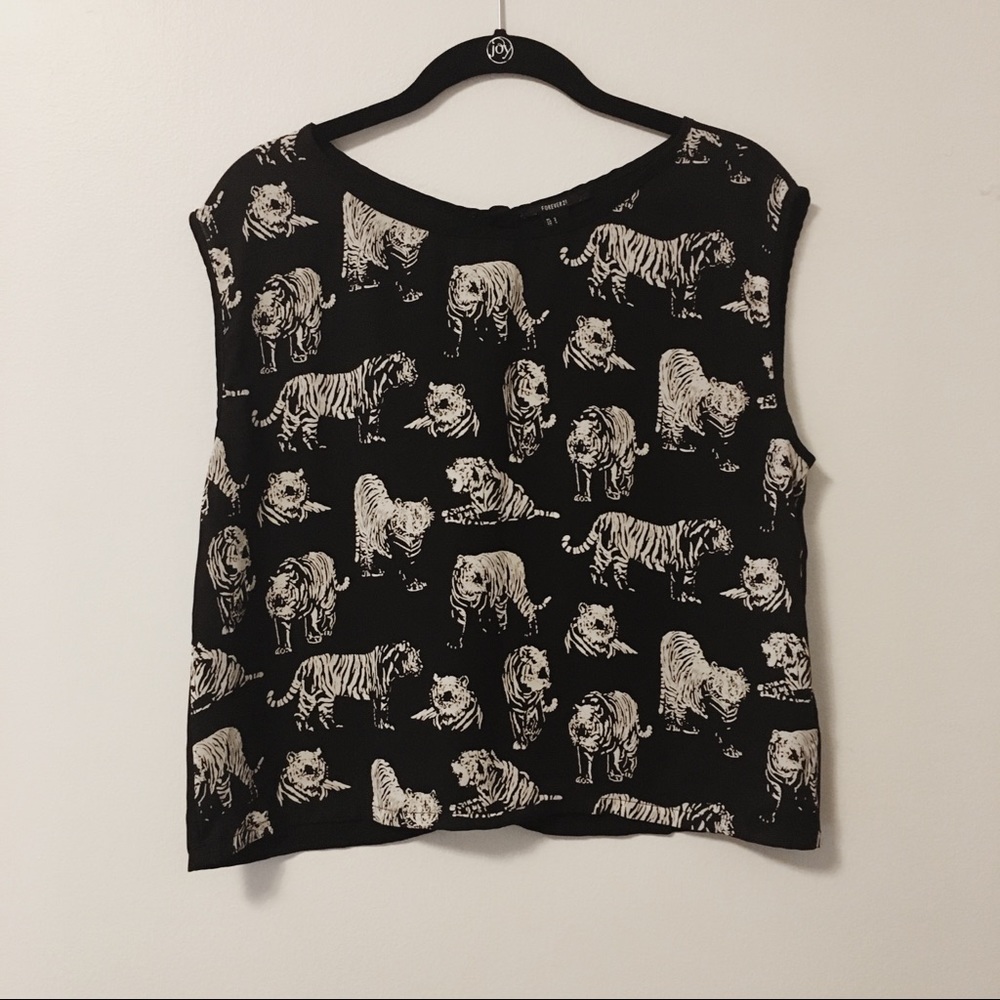 ✨LAST DAY!✨ F21 tiger print button-back blouse